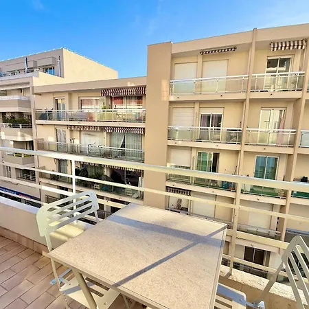בית נופש Center 4 Guests *